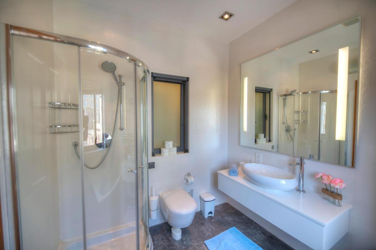 Bright And Spacious 3 Bedroom Apartment With Breathtaking Views - Goslm-5 Sliema Luaran gambar