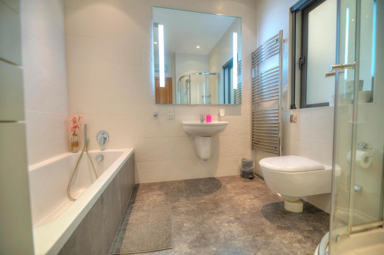 Bright And Spacious 3 Bedroom Apartment With Breathtaking Views - Goslm-5 Sliema Luaran gambar